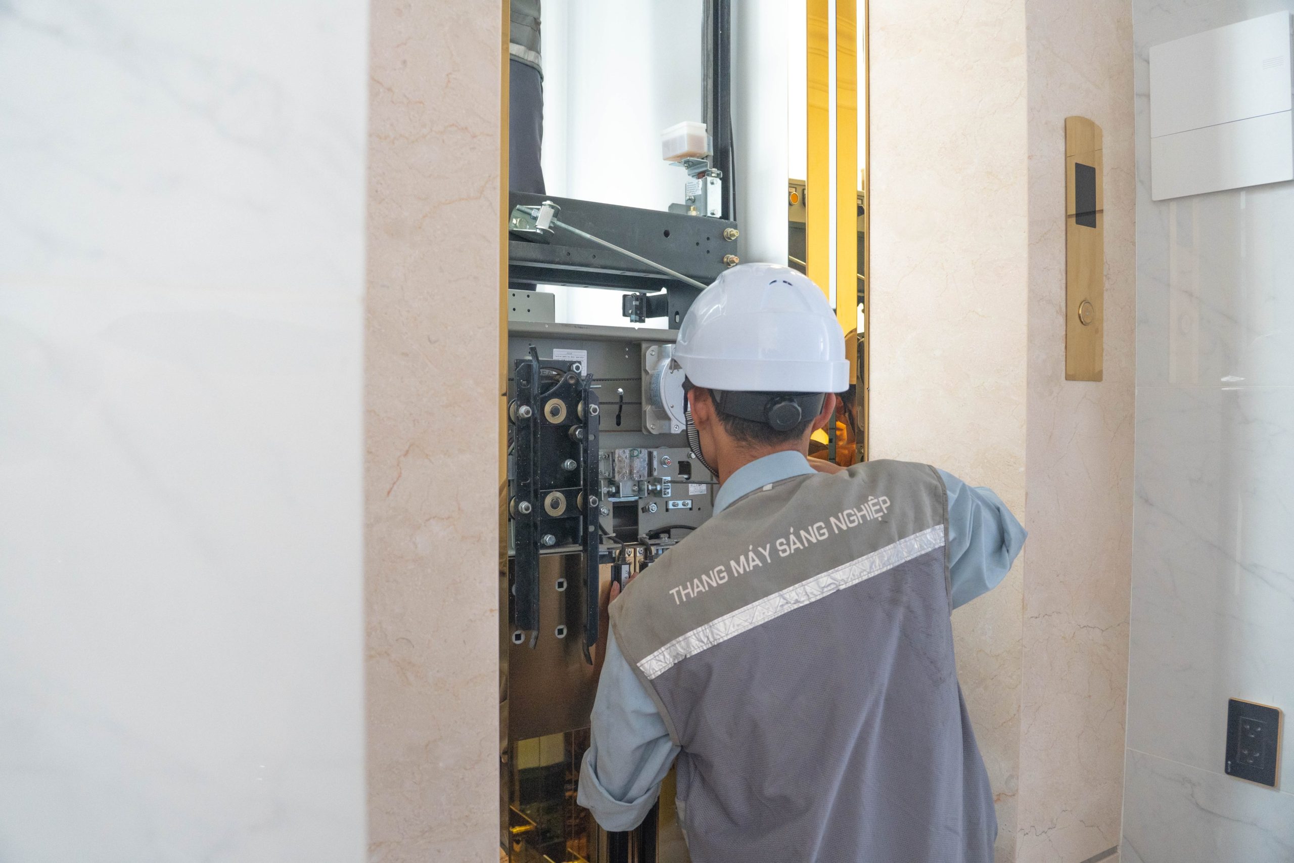 Bảo trì thang máy
