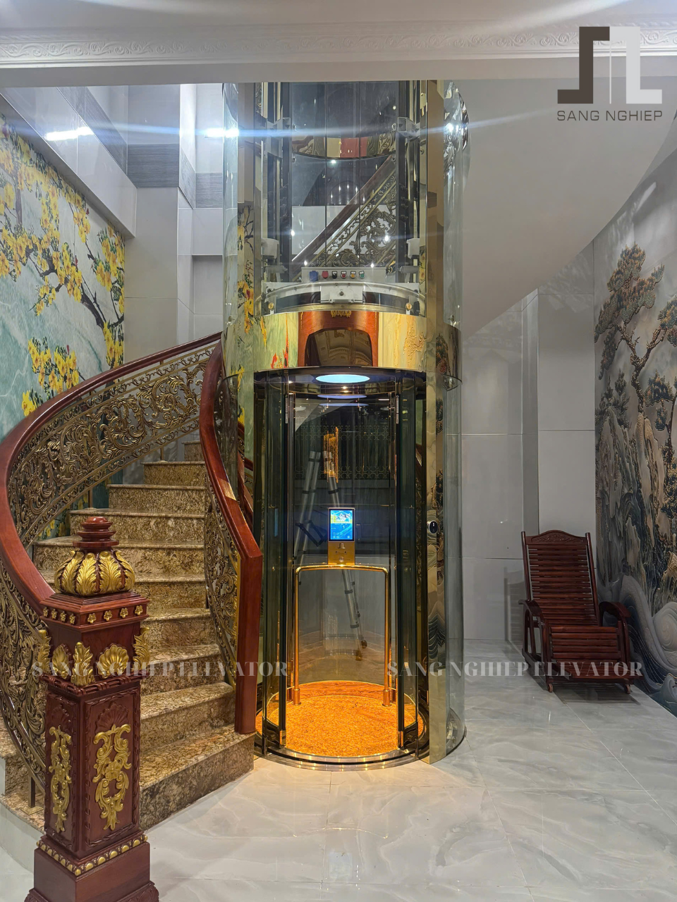 thang máy kính tròn